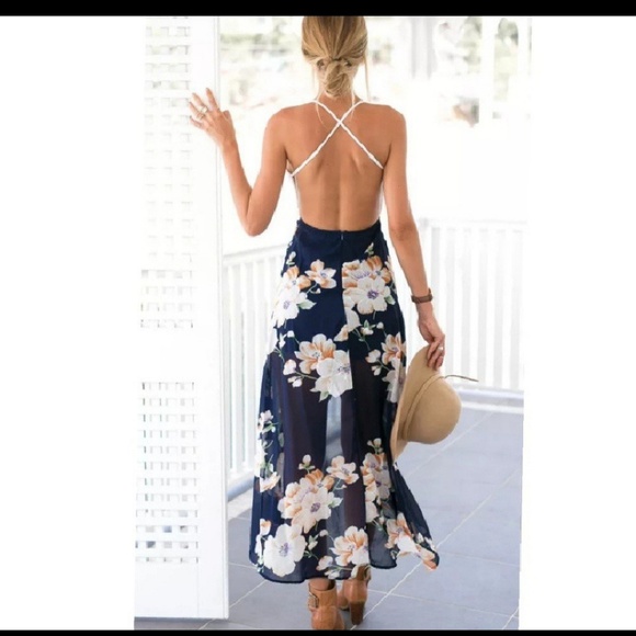 RESTOCKED!! Flowy blue floral and lace maxi dress - Picture 2 of 5